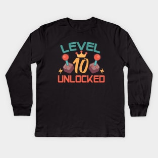 Level 10 Unlocked Gamers Birthday Gift Level 10 Gaming Gift Kids Long Sleeve T-Shirt